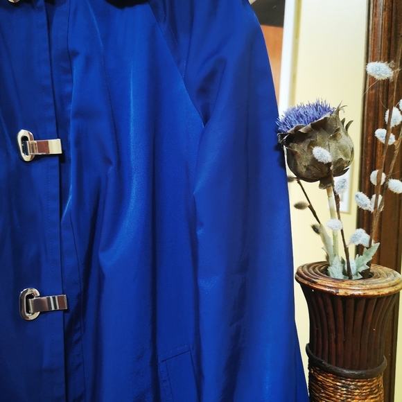 London fog | Royal blue trench coat - Picture 6 of 8